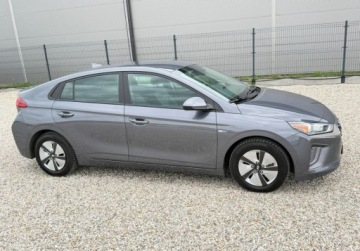 Hyundai IONIQ Hatchback 1.6 GDi 141KM 2019 Hyundai IONIQ 1.6 HYB 141 KM 2020r Warszawa 1.6 Hybryda 141KM
