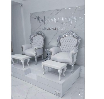 Новое педикюрное кресло, доставка в течение 24 часов.