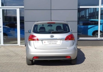 Kia Venga Mikrovan 1.6 CRDi 128KM 2015 Kia Venga 1.6 CRDI 128KM Wersja L panorama, klima auto, podgrzewane fotele, zdjęcie 6