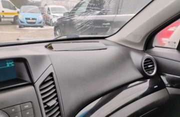 Chevrolet Orlando 1.8 141KM 2012 Chevrolet Orlando 2012r, 1.8 LPG. 7 osob. Uszkodzony lewy bok. Jezdzi., zdjęcie 17
