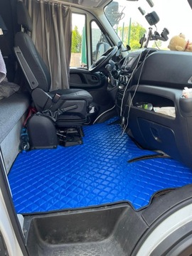 DYWANIK BUS VAN IVECO DAILY 2014-2024r . SKAJ PIKOWANA
