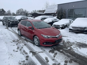 Toyota Auris II Hatchback 5d Facelifting 1.8 Hybrid 136KM 2015 Toyota Auris Hybryda Klimatronik Podgrzewanie