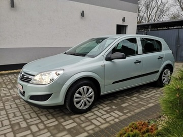 Opel Astra J Hatchback 5d 1.6 Twinport ECOTEC 115KM 2009 Opel Astra 1.6 16V 116KM Klimatyzacja Elektryka, zdjęcie 9