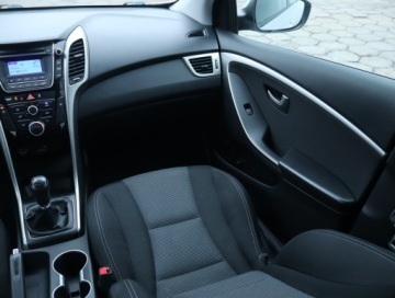 Hyundai i30 II Hatchback 5d 1.4 CRDi 90KM 2015 Hyundai i30 1.4 CRDi, Salon Polska, Serwis ASO, zdjęcie 7