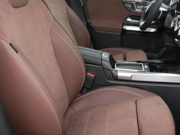 Mercedes GLB SUV 2.0 220d 190KM 2025 MERCEDES-BENZ GLB 220 d 4-Matic AMG Line 2.0 (190KM) 2025, zdjęcie 3