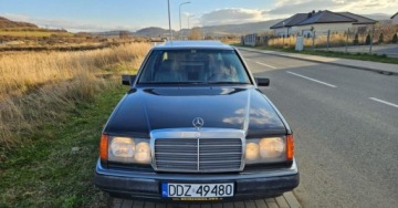 Mercedes W124 Sedan 2.0 136KM 1993 Mercedes-Benz W124 (1984-1993) 2.0I 136KM Klima Skora Z Grecji Bez rdzy, zdjęcie 4