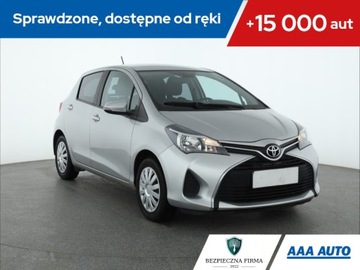 Toyota Yaris III Hatchback 5d Facelifting 1.33 Dual VVT-i 99KM 2016 Toyota Yaris 1.33 Dual VVT-i, Salon Polska