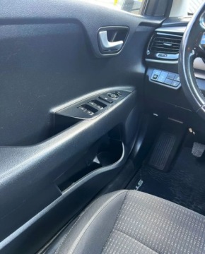 Kia Stonic I Crossover 1.2 DOHC 84KM 2018 Kia Stonic Z 2018 ROKU, z niskim autentycznym przebiegiem sprwdz, Gorzow W, zdjęcie 4