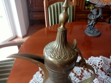 латунный кувшин