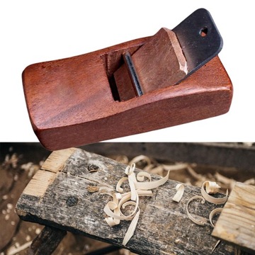 Небольшой строгальный станок для работы по дереву. Ручной строгальный станок