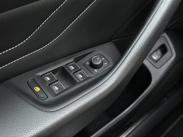 Volkswagen Passat B8 Variant Facelifting 2.0 TDI SCR 200KM 2022 Volkswagen Passat 2.0TDI 200KM 4Motion Elegance DS, zdjęcie 15