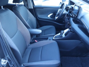 Toyota Yaris IV Hatchback 1.5 Hybrid Dynamic Force 116KM 2022 Toyota Yaris 1.5 VVT-i Hybrid, Salon Polska, zdjęcie 8