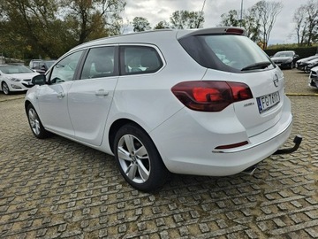 Opel Astra J Sports Tourer 1.4 Turbo ECOTEC 140KM 2012 Opel Astra 1,4 benzyna 140KM zarejestrowany, zdjęcie 2