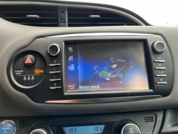 Toyota Yaris III Hatchback 5d Facelifting 2017 1.5 Hybrid 100KM 2019 Toyota Yaris 1.5 hybryda automat zarejestrowany w PL zadbany zamiana, zdjęcie 12