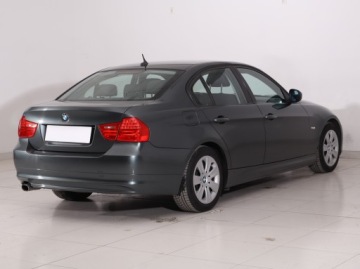 BMW Seria 3 E90-91-92-93 Limuzyna E90 320d 184KM 2011 BMW 3 320 d, 181 KM, Navi, Klima, Klimatronic, zdjęcie 4
