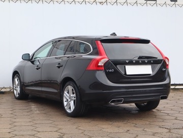 Volvo V60 I Kombi Facelifting 2.0 D4 DRIVE-E 190KM 2016 Volvo V60 D4 2.0, Salon Polska, Serwis ASO, zdjęcie 3