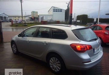 Opel Astra J Sports Tourer Facelifting 1.6 CDTI ecoFLEX 110KM 2015 Opel Astra Opel Astra J ASTRA 1.6 Diesel 110KM, zdjęcie 9