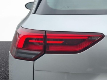 Volkswagen Golf VIII Variant 1.5 eTSI 130KM 2023 Volkswagen Golf 1.5 eTSI FV 23 Gwarancja 1.5 Benzyna 129KM, zdjęcie 11