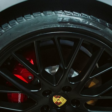 Proelite Black Gum 1л средство для чернения шин + губка