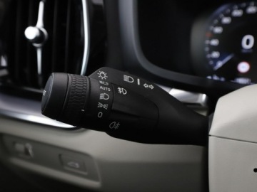 Volvo V60 II  2021 Volvo V60 mHEV automat full LED jasne wnętrze, zdjęcie 34