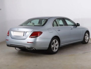 Mercedes Klasa E W213 Limuzyna 2.0 220d 194KM 2016 Mercedes E E 220 d, Salon Polska, 191 KM, Automat, zdjęcie 4
