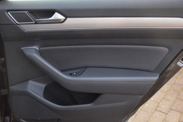 Volkswagen Passat B8 Limousine 1.8 TSI BlueMotion Technology 180KM 2016 Volkswagen Passat 1.8TSI 180KM HIGHLINE LED Navi Kamera Gwarancja 12m-cy A, zdjęcie 31