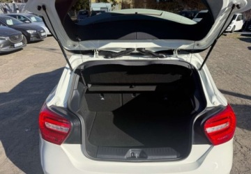 Mercedes Klasa A W176 Hatchback 5d Facelifting 180 d 109KM 2015 Mercedes-Benz Klasa A Mercedes-Benz A180 CDI 1.5 Diesel 109KM, zdjęcie 4