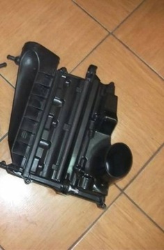 MERCEDES ML W164 POUZDRO FILTRU VZDUCHU 3.0 V6