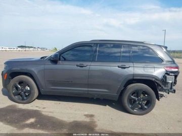 Jeep Grand Cherokee V 2023 Jeep Grand Cherokee Limited 2023 3.6l 3.6 Benzyna 293KM, zdjęcie 2