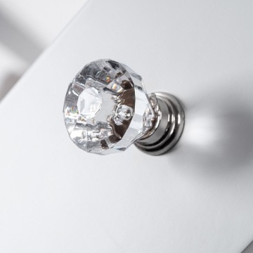 КОСМЕТИЧЕСКИЙ СТОЛИК С ЗЕРКАЛОМ И БЕЛОЙ ТАБУРАТКОЙ