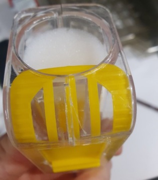 Уловитель пчелиных маток с маркировочным устройством, ЖЕЛТЫЙ