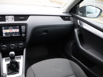 Skoda Octavia III Kombi 1.4 TSI  150KM 2015 Skoda Octavia 1.4 TSI, Salon Polska, Serwis ASO, zdjęcie 7