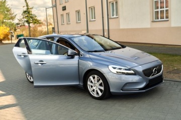 Volvo V40 II Hatchback Facelifting 2.0 D2 120KM 2018 VOLVO V40 INSCRIPTION PANORAMA JASNA SKÓRA AUTOMAT, zdjęcie 12