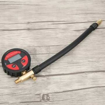 Цифровой манометр для измерения давления в шинах