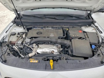 Mercedes GLB 2023 Mercedes-Benz GLB 250 2023 2.0 Benzyna 221KM, zdjęcie 6