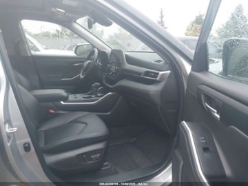 Toyota Highlander III 2023 Toyota Highlander 2023 TOYOTA HIGHLANDER HYBRID XLE 2.5 Hybryda 186KM, zdjęcie 12