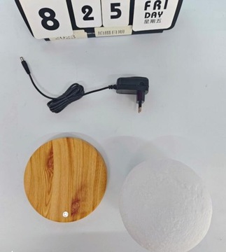 ЛЕВИТИРУЮЩАЯ ЛУНА НОЧНИК 3D MOON LED 3 ЦВЕТА