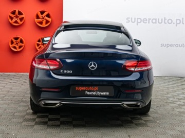 Mercedes Klasa C W205 Coupe Facelifting 2.0 300 258KM 2019 MERCEDES-BENZ C Klasa C 300 9G-TRONIC 2.0 258KM 2019, zdjęcie 4