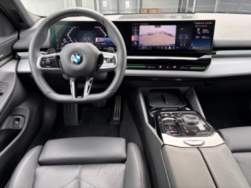BMW Seria 5 G90-91 Touring 2.0 520d 197KM 2025 BMW 520 BMW 520 M Pakiet,M Pro,komfort,IconicGlow,, zdjęcie 28
