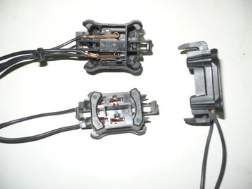 DRŽÁK ADAPTÉR ŽÁROVKY H7 89039559 CITROEN C3 C5 PEUGEOT 208 2008 308 3008