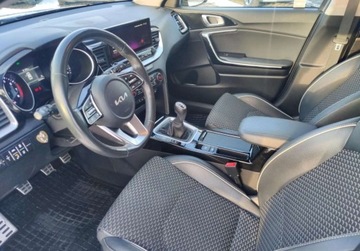 Kia Ceed III Hatchback Facelifting  1.5 T-GDI 160KM 2022 Kia Ceed 2022 1.5T-GDI 160KM 48V Business Line 100.426km Salon PL Bezwyp 1, zdjęcie 16