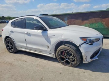 Alfa Romeo Stelvio SUV Facelifting 2.0 Turbo 280KM 2023 Alfa Romeo Stelvio 2023 ALFA ROMEO STELVIO TI 2.0 Benzyna 280KM, zdjęcie 4