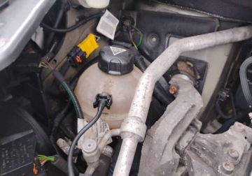 Citroen C4 II 2014 Citroen C4 2014r, 1.6 HDI. Lekko uszkodzony prawy tyl. Jezdzi. 1.6 116KM, zdjęcie 17