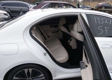 Mercedes Klasa C W206 Limuzyna 2.0 300 258KM 2022 Mercedes-Benz Klasa C MERCEDES-BENZ C 300 4MATIC 2.0 Benzyna 259KM, zdjęcie 9