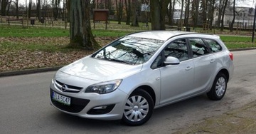 Opel Astra J Sports Tourer 1.4 Turbo ECOTEC 140KM 2012