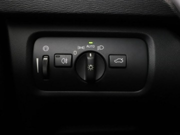 Volvo V40 II Hatchback 2.0 T2 DRIVE-E 122KM 2016 Volvo V40 niski przebieg navi grzane fotele PDC, zdjęcie 29