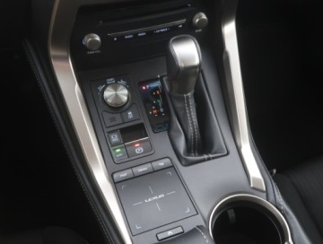 Lexus NX I SUV Facelifting 300 238KM 2018 Lexus NX 200t, Salon Polska, Serwis ASO, 4X4, zdjęcie 15