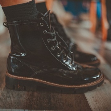 ПРЯЖКИ ДЛЯ ОБУВИ, ЗАЖИМЫ ДЛЯ ОБУВИ, ПОДВЕСКИ ДЛЯ ЖЕНСКОЙ ОБУВИ