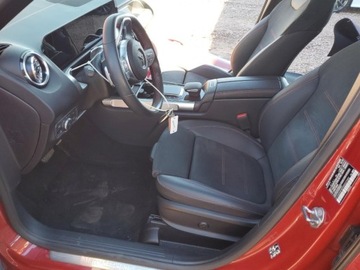 Mercedes GLB 2022 Mercedes-Benz GLB 250 4Matic 2022 2.0l 2.0 Benzyna 221KM, zdjęcie 7