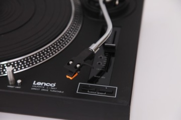 Проигрыватель проигрывателя Lenco L-3807